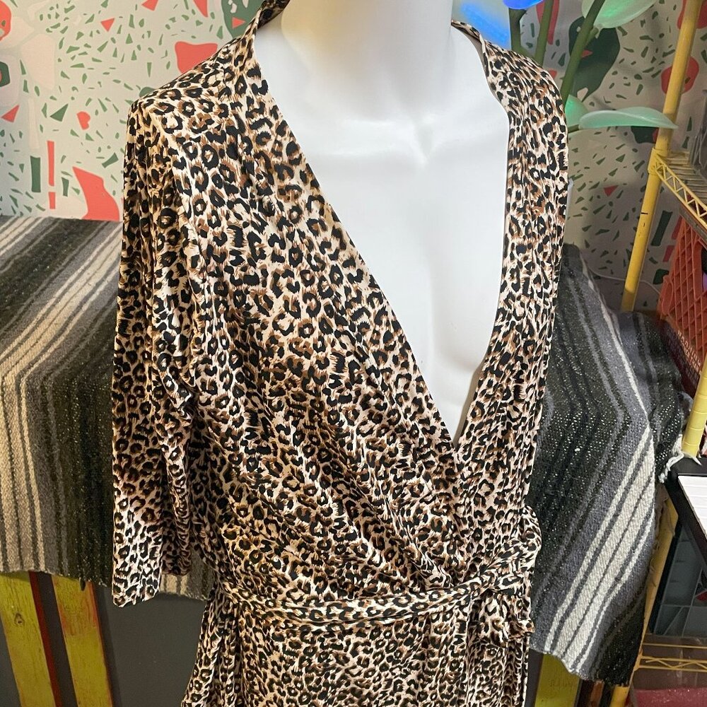 Queen Maddy Leopard Print Robe